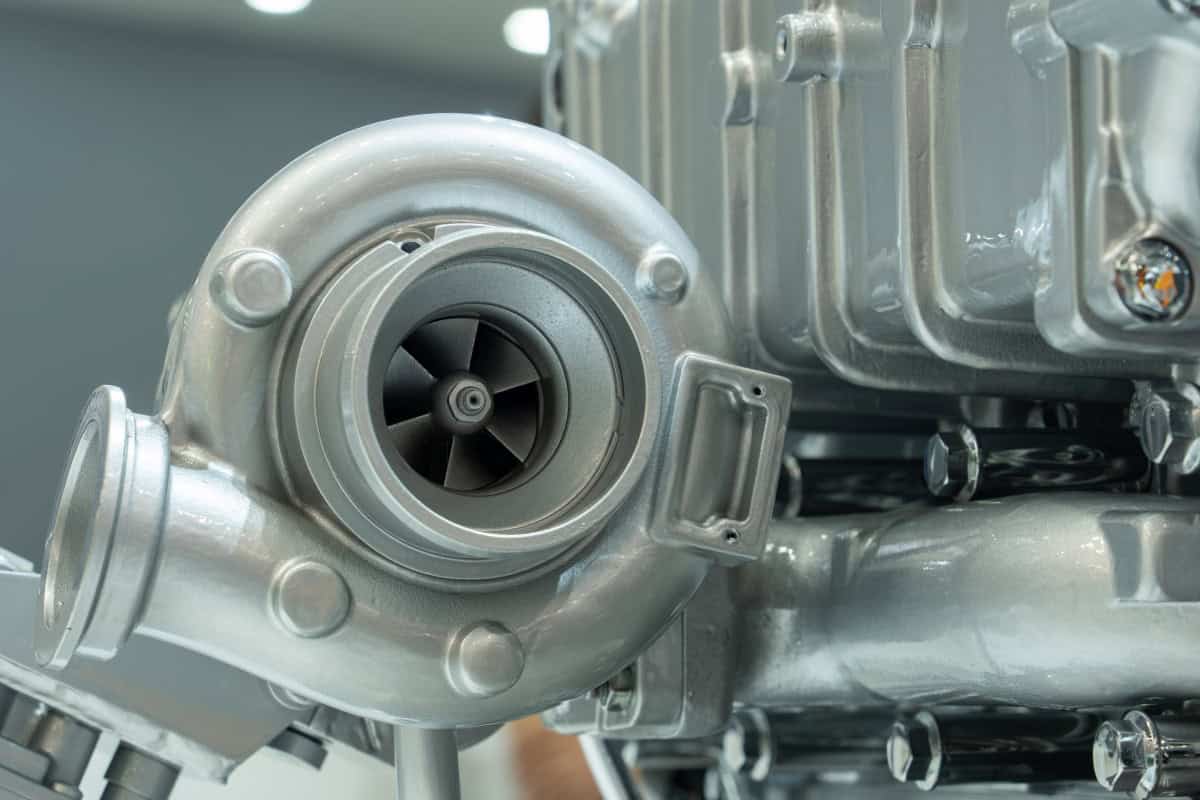Turbośmigło silnika, część związana z czyszczeniem filtra DPF.